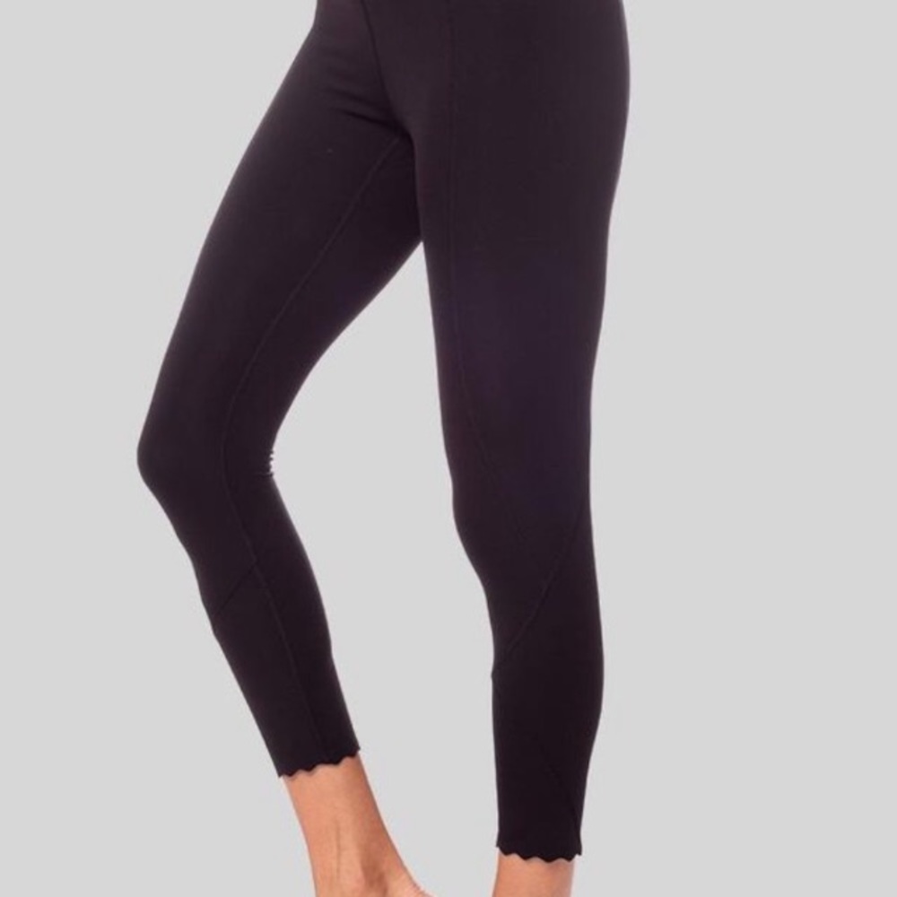 Vie Active‎ Disney 7/8 legging / Black / SZ S